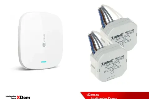 Biały moduł centralny i dwa moduły Satel do sterowania roletami.