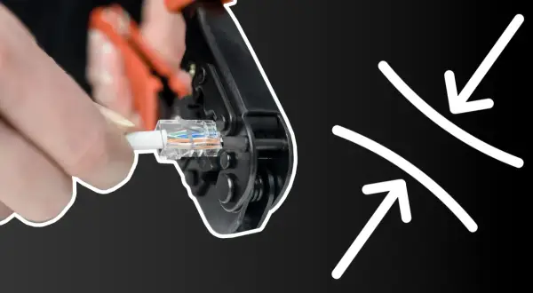 Instrukcja: jak podłączyć gniazdo RJ45. Zaciskanie wtyczki kabla sieciowego za pomocą narzędzia.